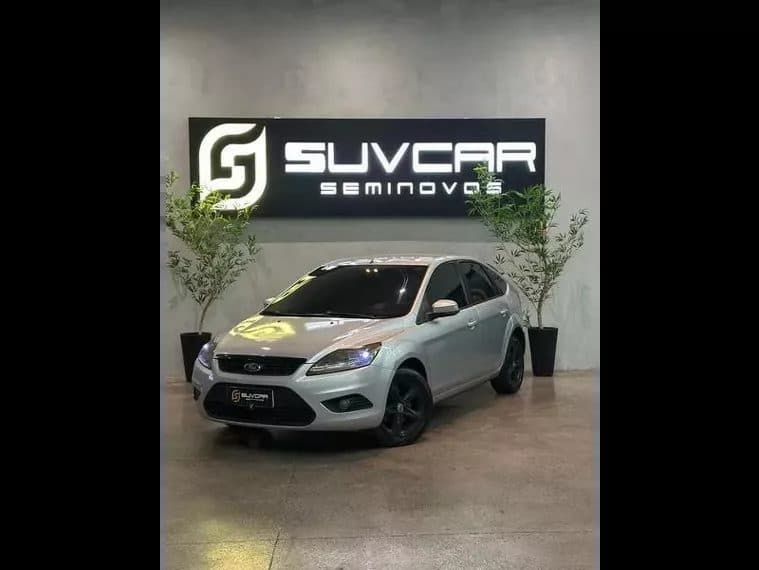 Ford Focus 2.0 - Automático